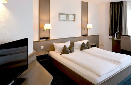 Lingen Hotel | Explore Hotel am Wasserfall: 4-Star Relaxation Awaits
