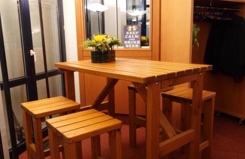 Erkelenz Hotel | Relax at Hotel am Weiher: Pet-Friendly with Pool & Dining