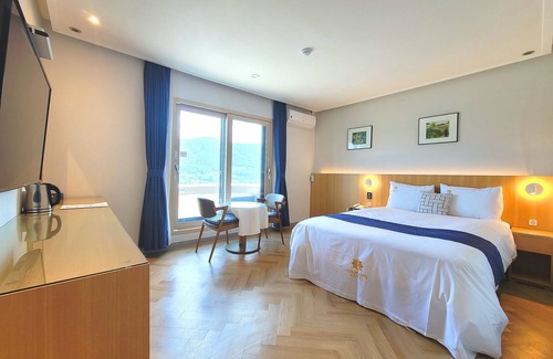 Sokcho Hotel | Hotel Amaranth: Guest Rated 9/10 with Family-Friendly Amenities
