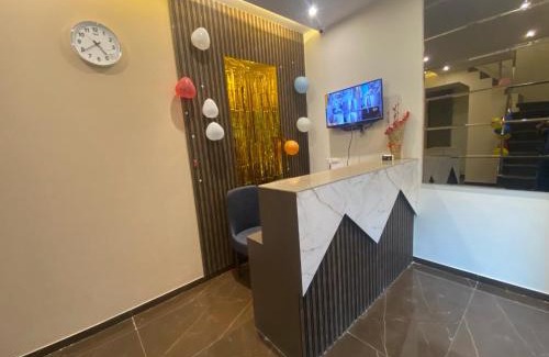 Sakinaka Hotel | Budget-Friendly Stay at Hotel Amazing near Asalpha Metro