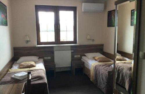 Lubicz Hotel | Comfortable Hotel Ambasada with Kitchen & Breakfast Options