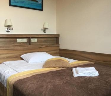 Lubicz Hotel | Comfortable Hotel Ambasada with Kitchen & Breakfast Options