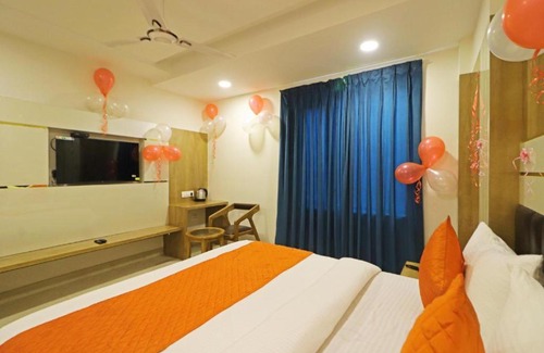 Paharganj Hotel | Welcoming HOTEL AMBIENCE INN Near Rk Asharam Metro Station