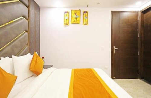 Paharganj Hotel | Welcoming HOTEL AMBIENCE INN Near Rk Asharam Metro Station