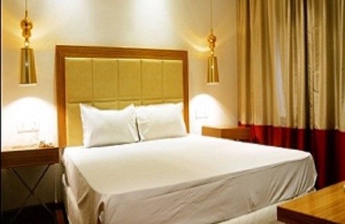 Rajnandgaon Hotel | Budget-Friendly Stays at Hotel Amora with Breakfast Included