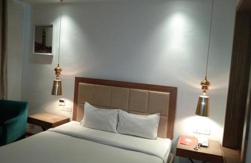 Rajnandgaon Hotel | Comfortable Stay at HOTEL AMORA - Rajnandgaon with Breakfast