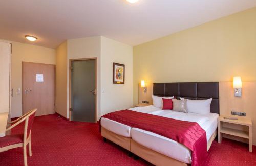 Kulmbach House | Discover Comfort at Hotel An der Eiche with Family-Friendly Amenities