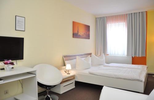 Meiningen Hotel | Comfortable Stay at Hotel An der Kapelle with Pool & Dining