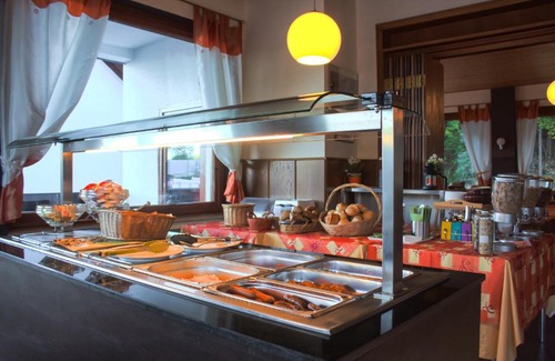 Adenau Apartment | Cozy Hotel an der Nordschleife with Family-Friendly Amenities