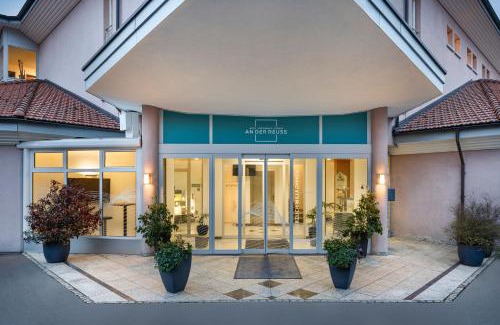 Gisikon Hotel | Pet-Friendly Hotel an der Reuss with Family Amenities