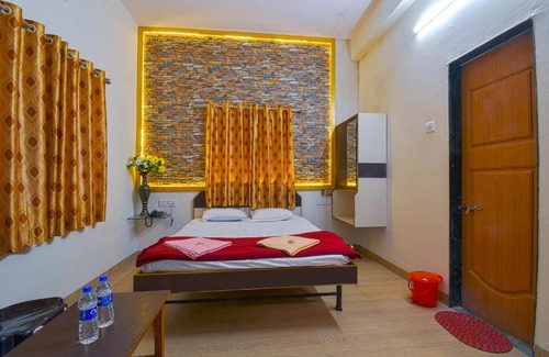 Panhala Hotel | Family-Friendly Retreat at Hotel Anand Resort with Breakfast