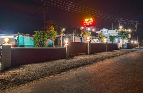Panhala Hotel | Family-Friendly Retreat at Hotel Anand Resort with Breakfast