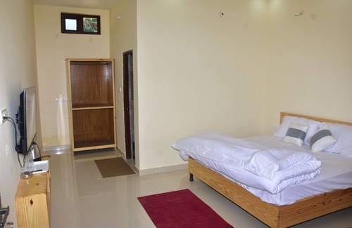 Narainkoti Hotel | Budget-Friendly Retreat at Hotel Anandam Phata with Dining