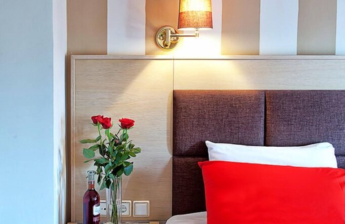 Kastoria Hotel | Budget-Friendly Stay at Hotel Anastassiou with Great Amenities