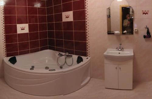 Klevan Hotel | Relax at Hotel Skolmo: Pool, Hot Tub & Family-Friendly Fun
