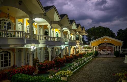 Cd Neily Hotel | Discover Hotel Andrea: Family-Friendly with Delicious Dining