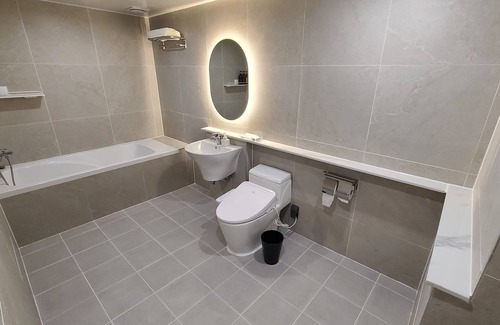 Sasang Hotel | Discover Hotel Andrest: Guest Rated 9.6 with Great Amenities