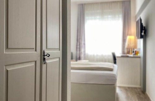 Ratingen Hotel | Hotel Angerland Garni: Top-Rated Family-Friendly Retreat