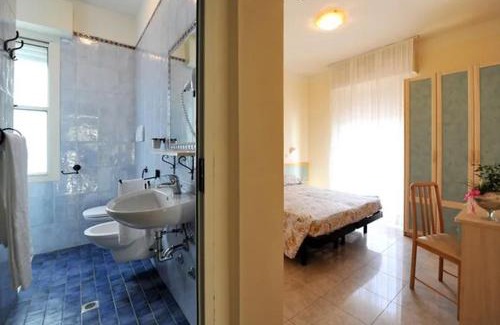 Gatteo a Mare Hotel | Hotel Anita: Oceanfront Escape with Pet-Friendly Amenities