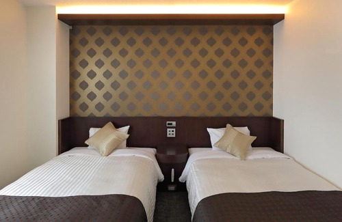 Shinhidaka Hotel | Cozy Hotel Annex Inn: Family-Friendly Stay with Hot Tub