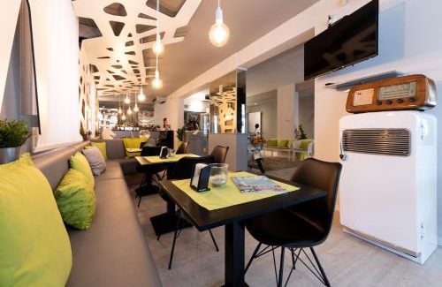 Lido di Jesolo Hotel | Discover Hotel Anny: Oceanfront with Pet-Friendly Amenities