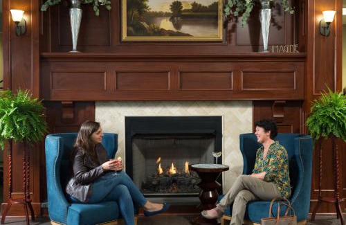 Carbondale Hotel | Hotel Anthracite: Pet-Friendly Stay with Top Guest Rating