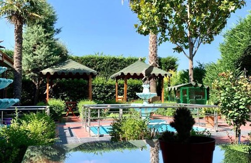 Ardenice Hotel | Cozy Hotel Anxhelo: Pet Friendly & Family-Friendly Stay