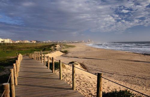 Espinho Apartment | Oceanfront Comfort at Hotel Apartamento Solverde