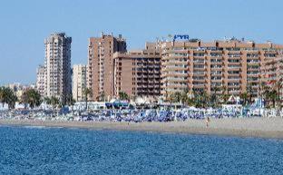 Fuengirola City Centre Apartment | Pet-Friendly Hotel Apartamentos Pyr Fuengirola with Pool