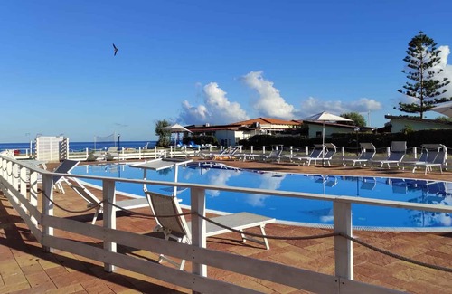Marina di Zambrone Apartment | Hotel apartment with air conditioning