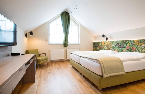 Maxglan Hotel | Comfortable Hotel Apartment at The Green Hotel zur Post