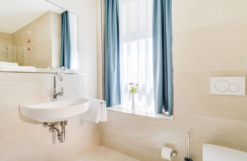 Altenerding Hotel | Discover Hotel Apfelrot: Rated 8.6/10 with Spa & Dining