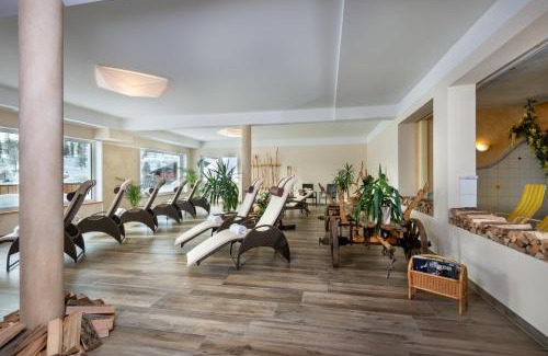 Obertauern Hotel | Pet-Friendly Retreat at Hotel & Appartement Auerhahn