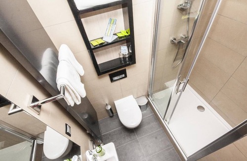 Poprad Hotel | Relaxing Stay at Hotel Aquacity Riverside with Pool & Spa