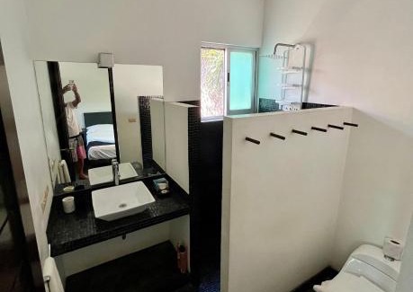 Puerto Escondido Hotel | Unwind at Hotel Aqualuna with Pool & Hot Tub Amenities