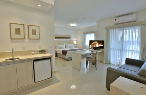 Jardim dos Manacas Hotel | Exquisite Stay at Hotel Araucária Flat: 4-Star Retreat
