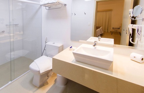 Jardim dos Manacas Hotel | Exquisite Stay at Hotel Araucária Flat: 4-Star Retreat