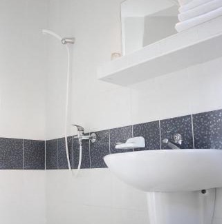 Harkany Hotel | Discover Hotel Arborétum: Family-Friendly with Dining Options