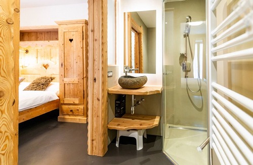 Pellizzano Hotel | Discover Hotel Arcangelo: Family-Friendly Getaway with Spa