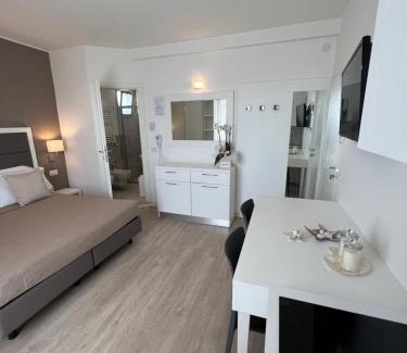 Fogliano Marina Hotel | Pet-Friendly Hotel Ardea with Ocean View and Pool Access