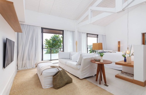 Marina Hotel | Relax at Hotel Aretê: 4-Star Stay with Pool & Spa
