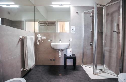 Peschiera del Garda City Centre Hotel | Discover Hotel Arilica: Spa, Restaurant & Family-Friendly Stay