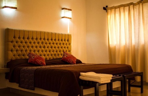 Puerto Arista Hotel | Relaxing Getaway at Hotel Arista Bugambilias with Pool & Spa