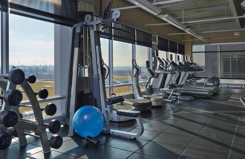 Naperville Hotel | Discover Hotel Arista: 4-Star Stay with Breakfast Included