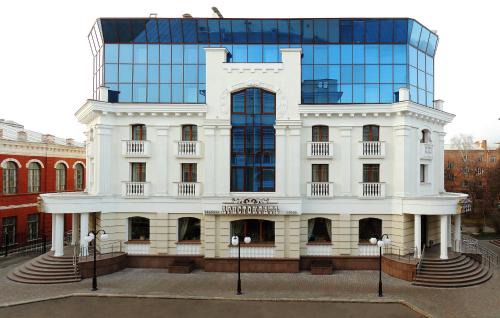 Sukhinovka Hotel | Delightful Hotel Aristokrat: Rated 9/10 with Hot Tub Access