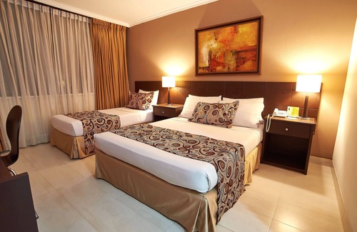 San Jose de Cucuta Hotel | Exceptional Hotel Arizona Suites with Pool & Spa Amenities