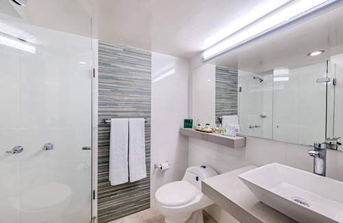San Jose de Cucuta Hotel | Exceptional Hotel Arizona Suites with Pool & Spa Amenities
