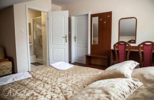 Rawa Mazowiecka Hotel | Discover Hotel Arkada: Family-Friendly with Hot Tub & Breakfast