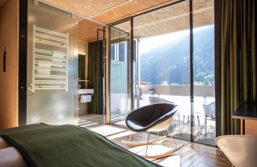 Sankt Anton am Arlberg Hotel | Discover Hotel Arlmont: 4-Star Oceanfront Retreat