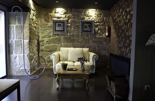 Haro Hotel | Inviting Hotel Arrope: Top Amenities & 8.8/10 Guest Rating